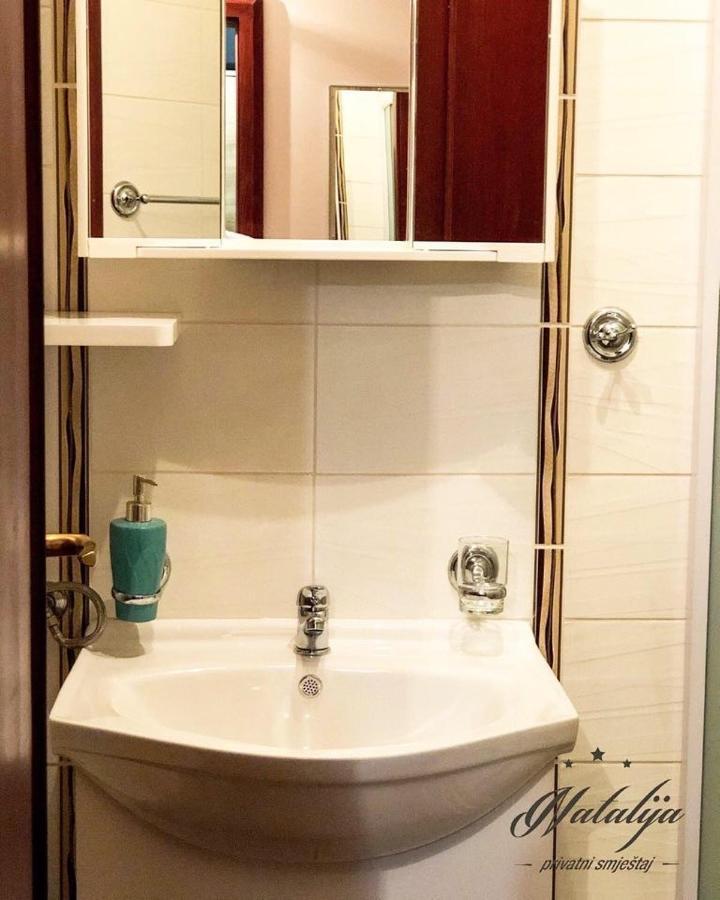 Smjestaj Natalija Hotel Осиек Екстериор снимка