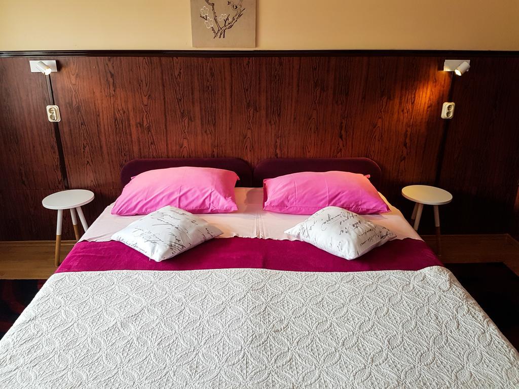 Smjestaj Natalija Hotel Осиек Екстериор снимка