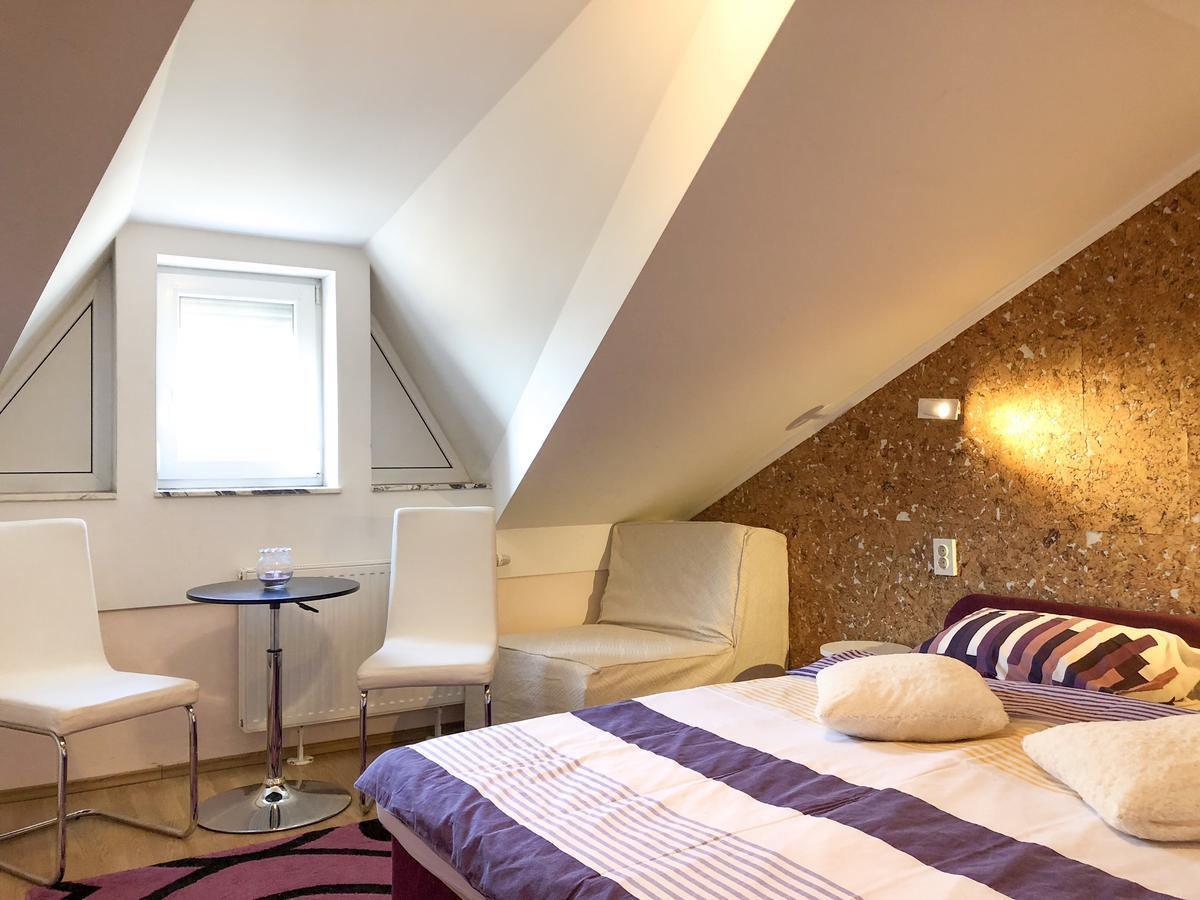 Smjestaj Natalija Hotel Осиек Екстериор снимка
