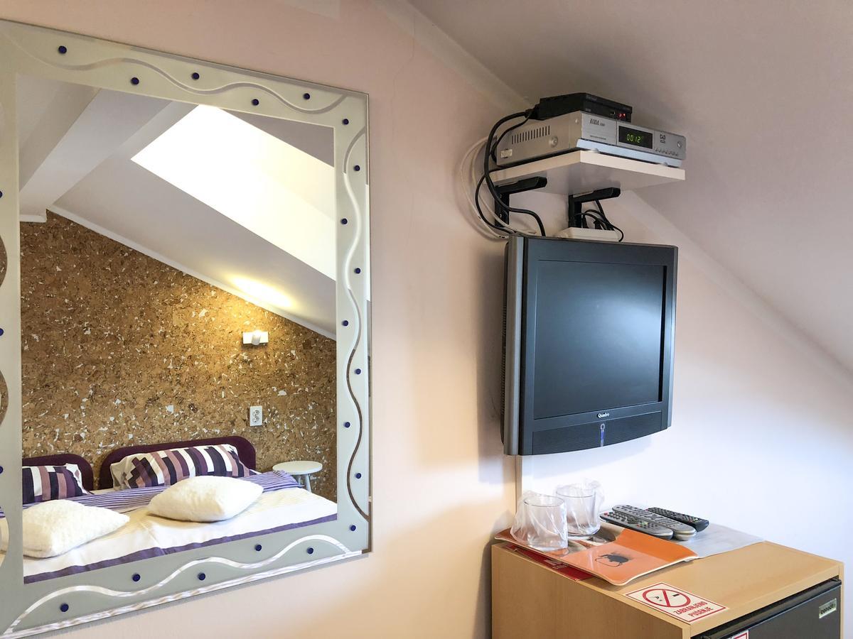Smjestaj Natalija Hotel Осиек Екстериор снимка